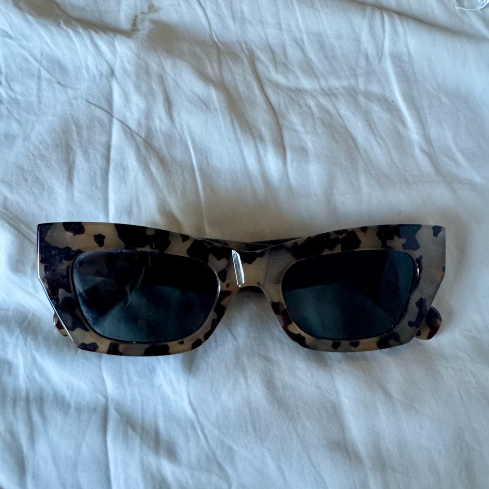 Free People Tortoiseshell Rectangular Sunglasses with Dark Lenses